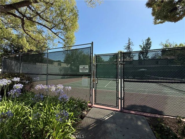 586 N Orange Grove, Pasadena, CA 91103