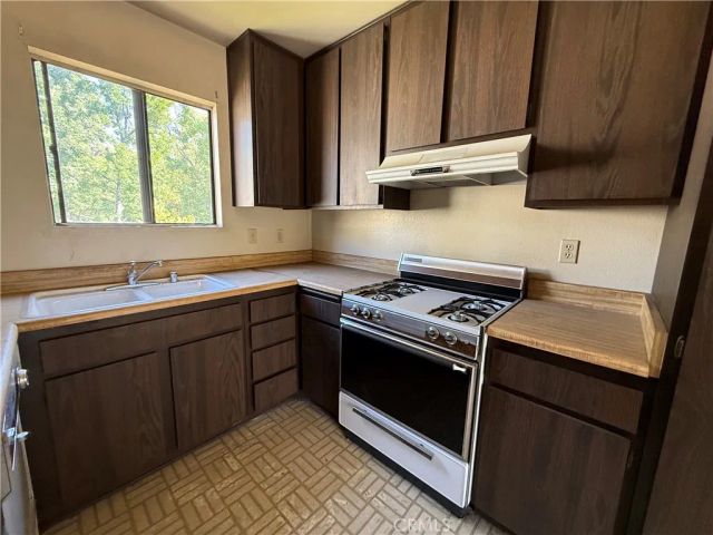 586 N Orange Grove, Pasadena, CA 91103