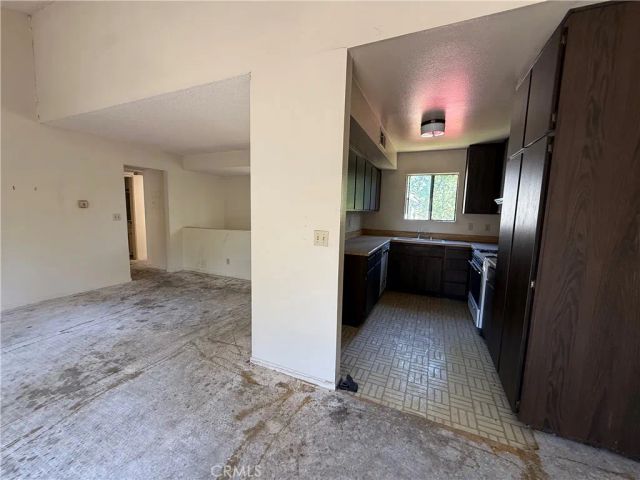 586 N Orange Grove, Pasadena, CA 91103