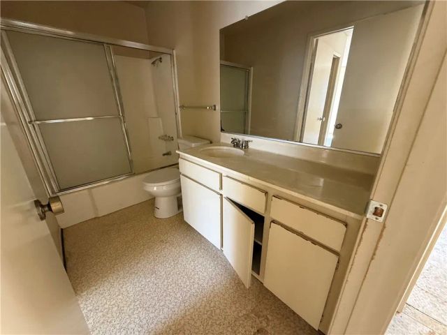 586 N Orange Grove, Pasadena, CA 91103