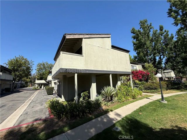 586 N Orange Grove, Pasadena, CA 91103