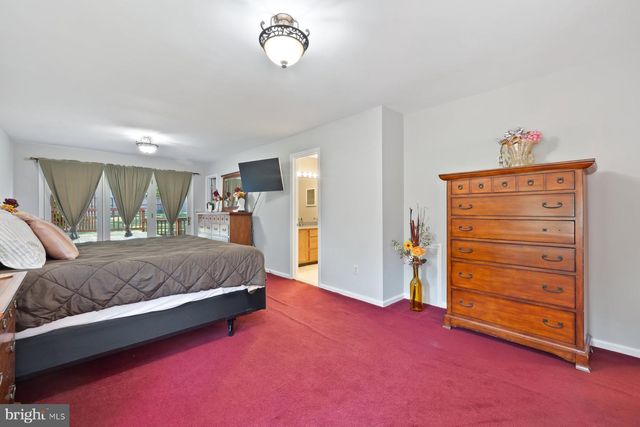 24900 SILVER CREST DR, Gaithersburg, MD 20882