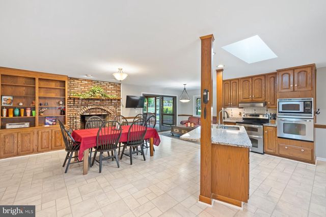 24900 SILVER CREST DR, Gaithersburg, MD 20882