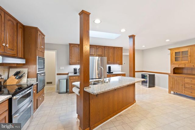 24900 SILVER CREST DR, Gaithersburg, MD 20882