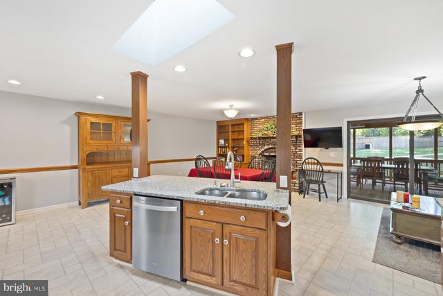 24900 SILVER CREST DR, Gaithersburg, MD 20882