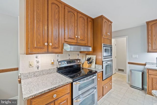 24900 SILVER CREST DR, Gaithersburg, MD 20882