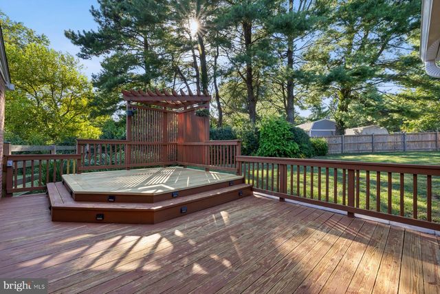 24900 SILVER CREST DR, Gaithersburg, MD 20882