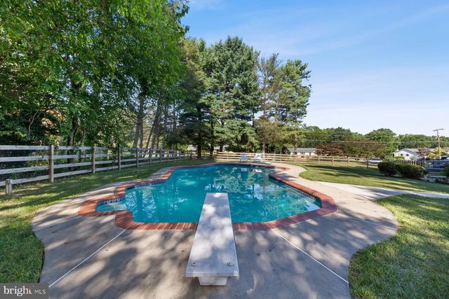 24900 SILVER CREST DR, Gaithersburg, MD 20882