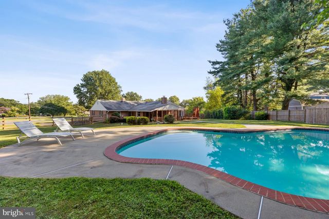 24900 SILVER CREST DR, Gaithersburg, MD 20882