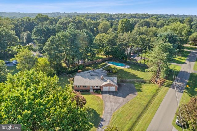 24900 SILVER CREST DR, Gaithersburg, MD 20882