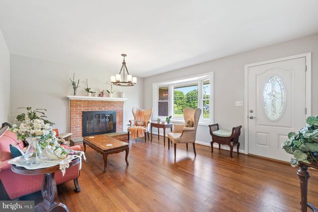 24900 SILVER CREST DR, Gaithersburg, MD 20882