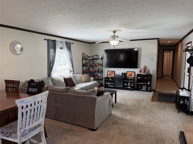 11 ASPEN Drive, Mckean, PA 16426