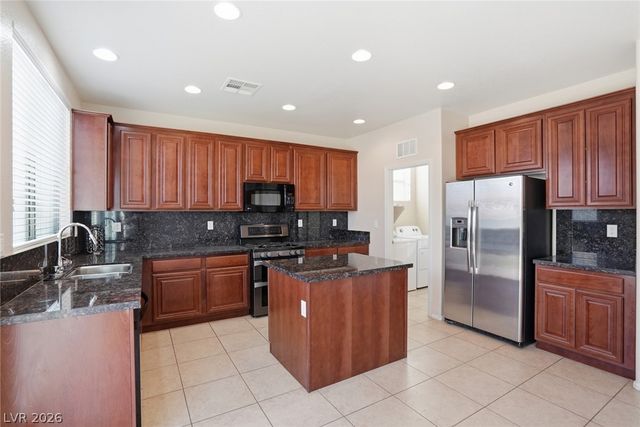 9221 Thunder Falls Court, Las Vegas, NV 89149