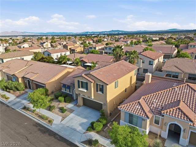 9221 Thunder Falls Court, Las Vegas, NV 89149