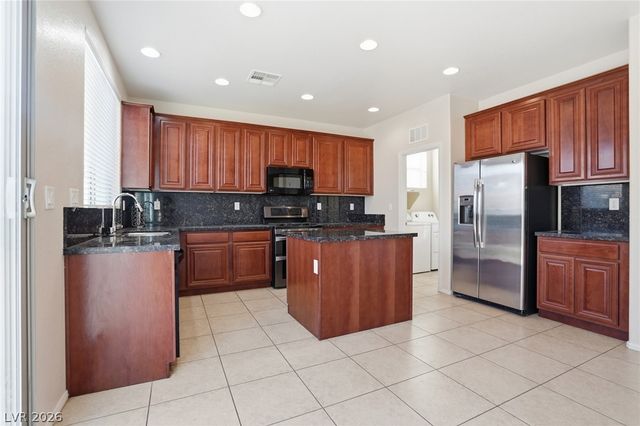 9221 Thunder Falls Court, Las Vegas, NV 89149