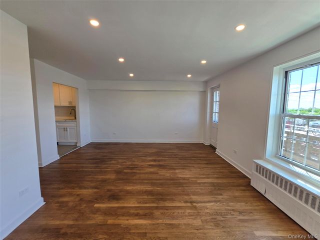 151-15 84th Street 6C, Howard Beach, NY 11414