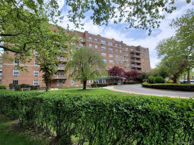 151-15 84th Street 6C, Howard Beach, NY 11414