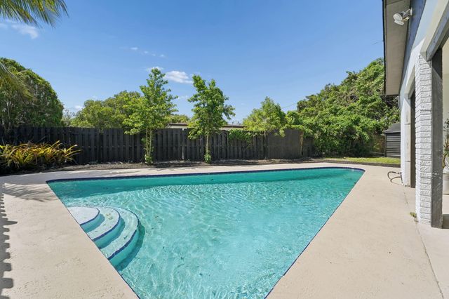 1527 Live Oak Drive, West Palm Beach, FL 33415