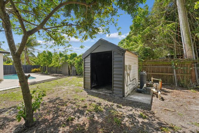 1527 Live Oak Drive, West Palm Beach, FL 33415