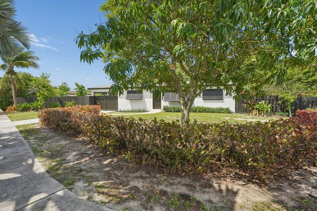 1527 Live Oak Drive, West Palm Beach, FL 33415