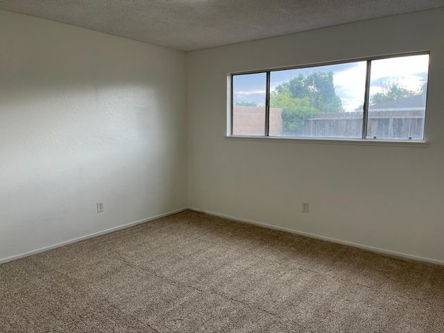 4529 N Warren Avenue, Fresno, CA 93705