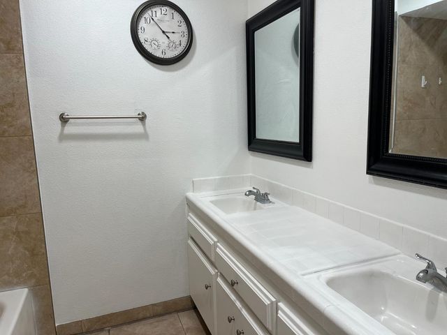 4529 N Warren Avenue, Fresno, CA 93705