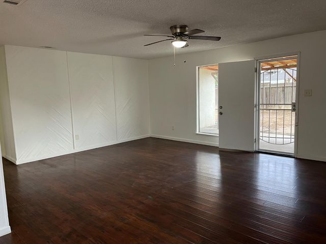 4529 N Warren Avenue, Fresno, CA 93705