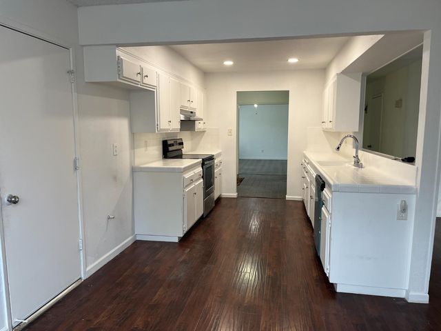 4529 N Warren Avenue, Fresno, CA 93705