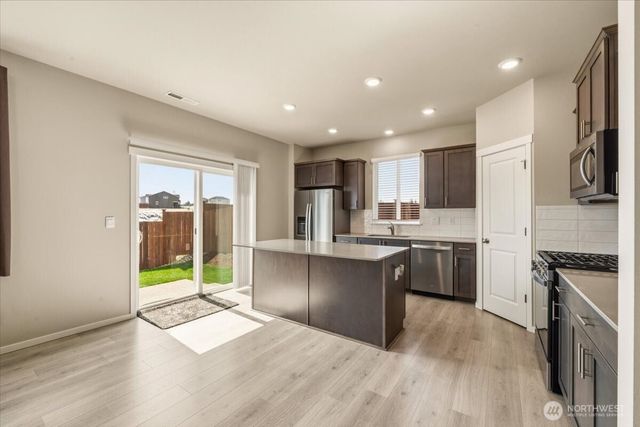 1106 SW Pendleton Way, Port Orchard, WA 98367