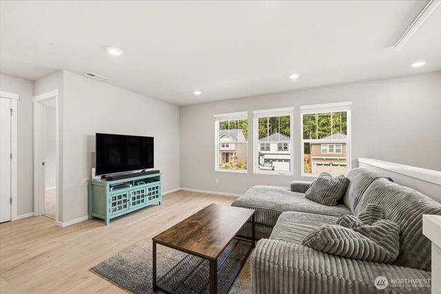 1106 SW Pendleton Way, Port Orchard, WA 98367