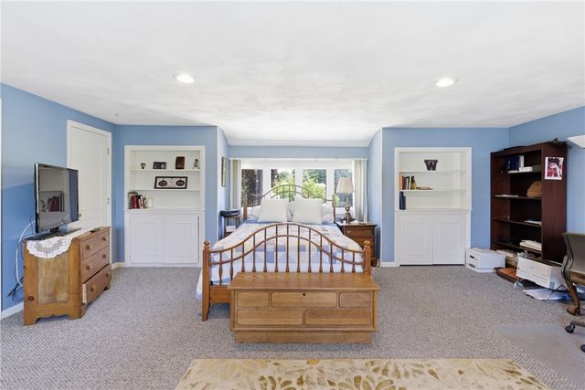 550 Algonquin Drive, Warwick, RI 02888