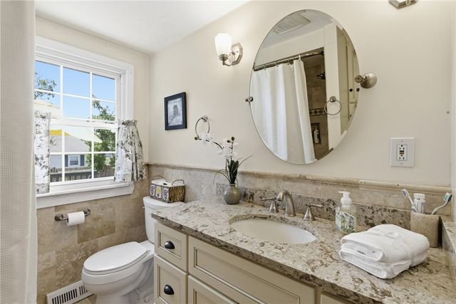 550 Algonquin Drive, Warwick, RI 02888