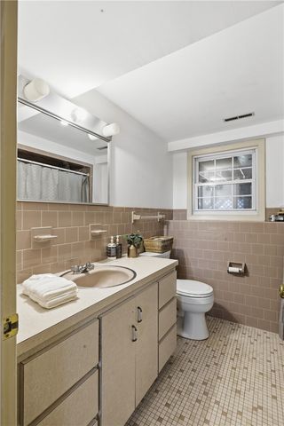 550 Algonquin Drive, Warwick, RI 02888