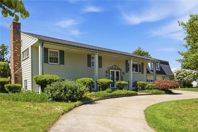 550 Algonquin Drive, Warwick, RI 02888