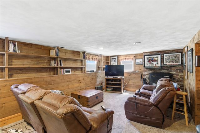 550 Algonquin Drive, Warwick, RI 02888