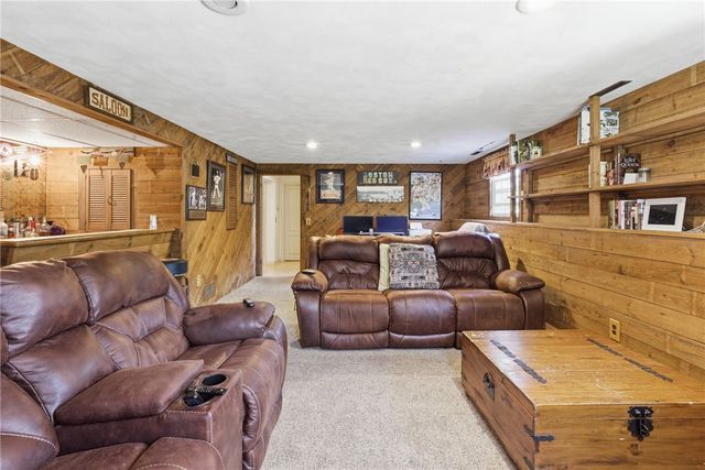 550 Algonquin Drive, Warwick, RI 02888