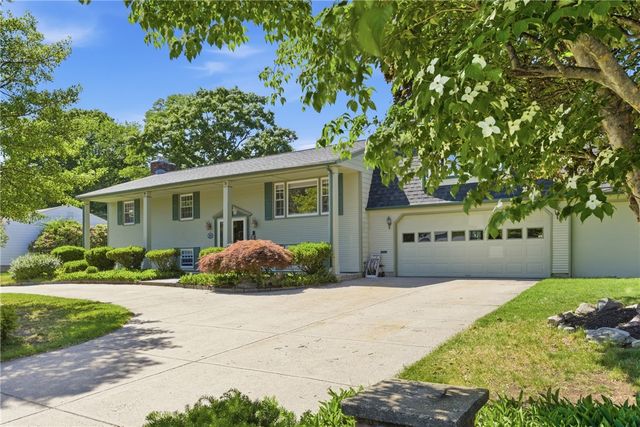 550 Algonquin Drive, Warwick, RI 02888