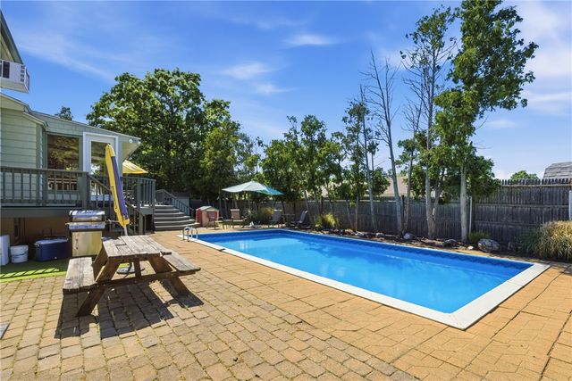 550 Algonquin Drive, Warwick, RI 02888