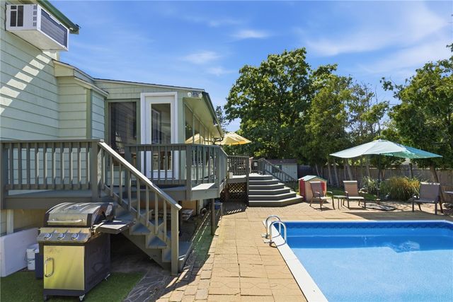 550 Algonquin Drive, Warwick, RI 02888