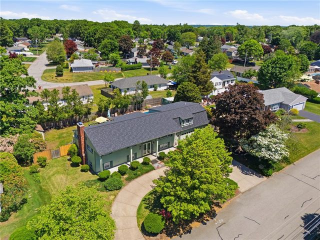 550 Algonquin Drive, Warwick, RI 02888
