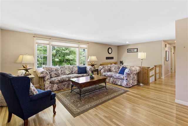 550 Algonquin Drive, Warwick, RI 02888