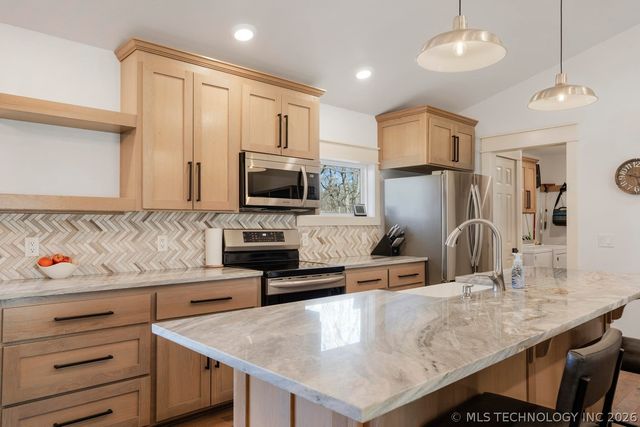 1420 Sumac Road, Grove, OK 74344