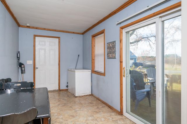 4085 N Water Road, Sanford, MI 48657