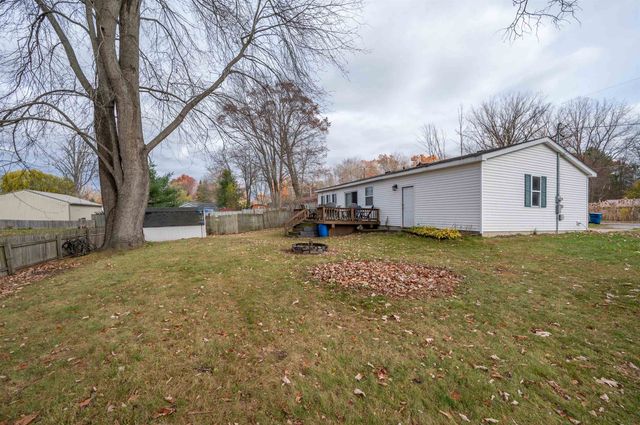 4085 N Water Road, Sanford, MI 48657