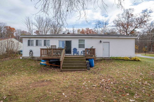 4085 N Water Road, Sanford, MI 48657