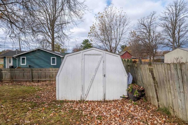 4085 N Water Road, Sanford, MI 48657