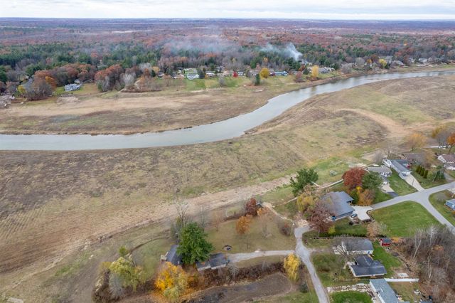 4085 N Water Road, Sanford, MI 48657