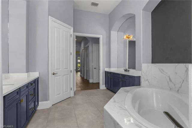 7420 Byrons WAY, Naples, FL 34113