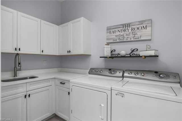 7420 Byrons WAY, Naples, FL 34113