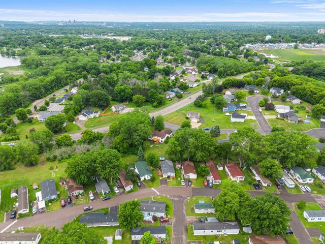1242 Myrtle Street N, Maplewood, MN 55119